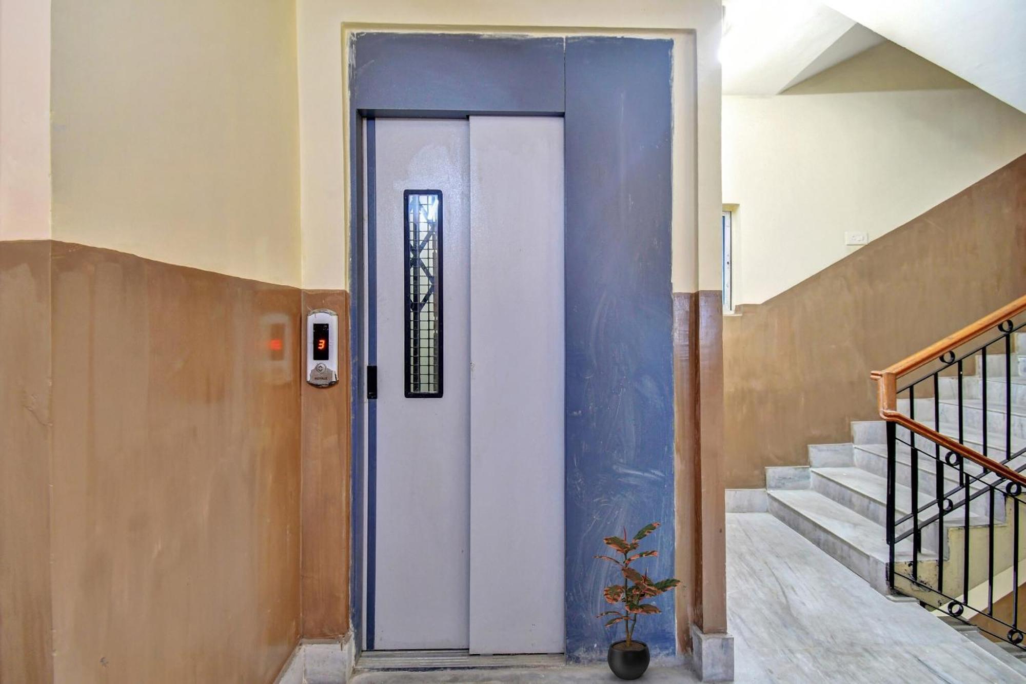 Hotel O Prasad Inn Calcutta Buitenkant foto